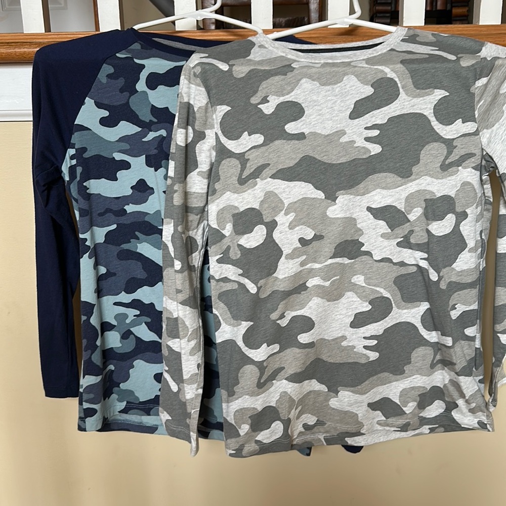 2 -New without tags boys, Old Navy, camouflage long sleeve T-shirts